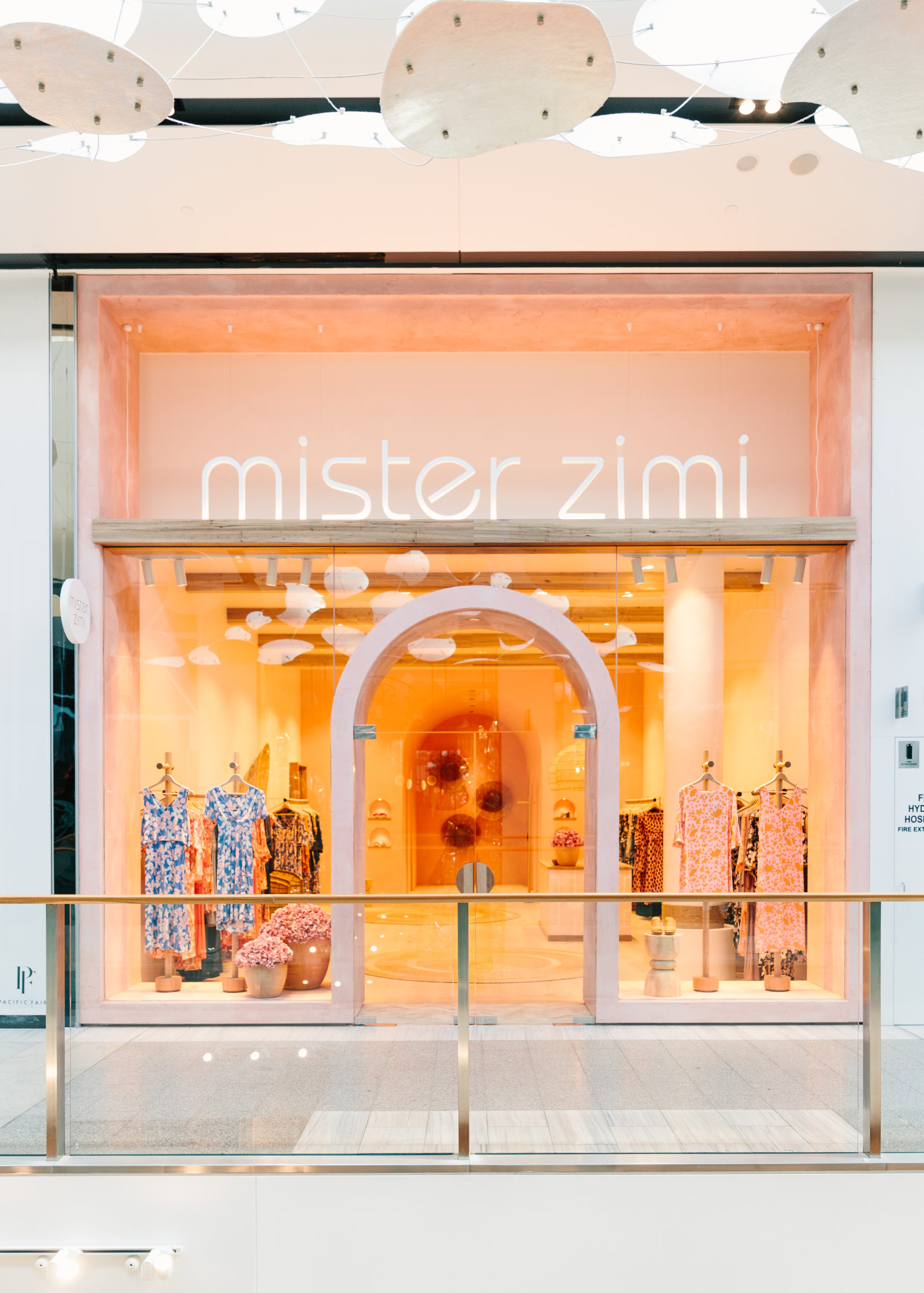 Mister Zimi_Pacific Fair, QLD Southern Cross Shopfitting